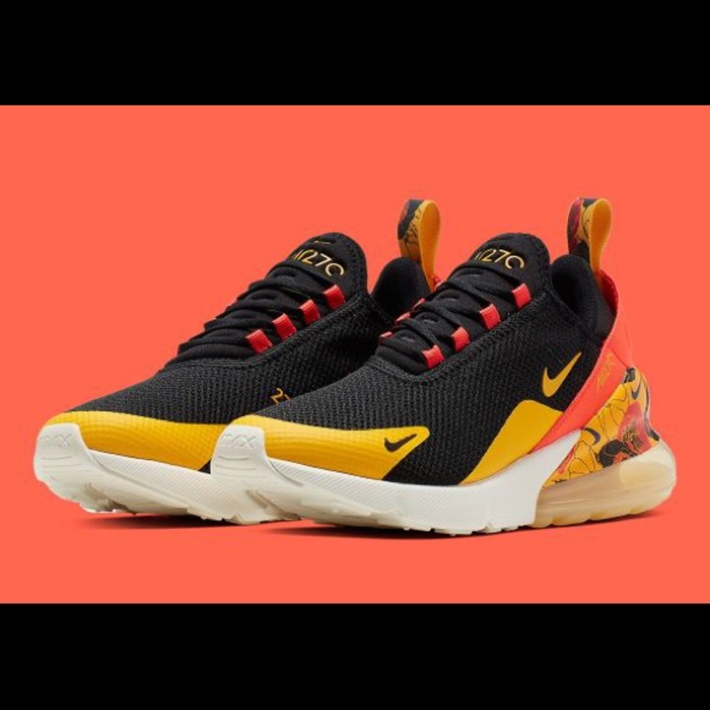 Nike Women's Air Max 270 SE Shoes, Size 7.5